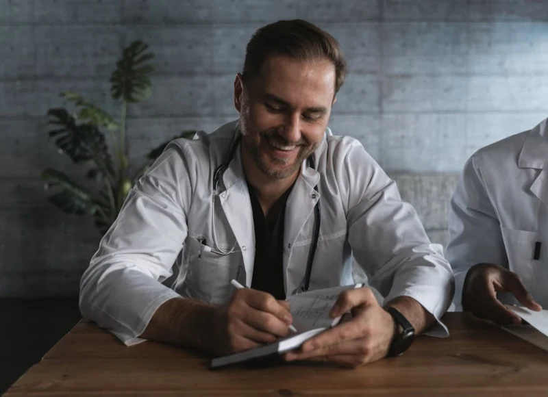How to Choose the Best Medical Practice Website Builder for Your Clinic